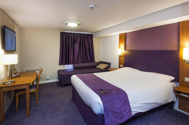 Premier Inn Glasgow Airport Paisley Exterior photo